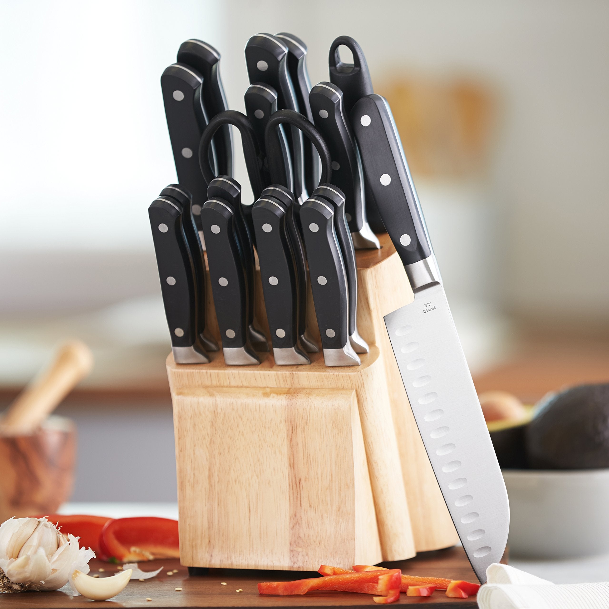 Amazon Basics 9 Pieces Premium High-Carbon Stainless-Steel Blades with Pine Wood Knife Block Set, Kitchen, Black